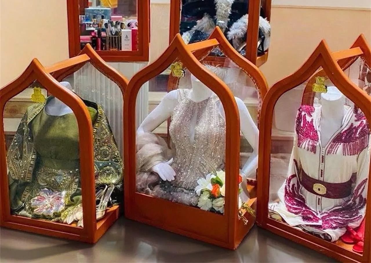 الأزياء التراثية للتأجير